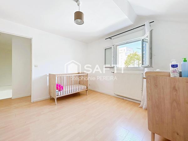 Maison familiale avec 3 chambres, non mitoyenne