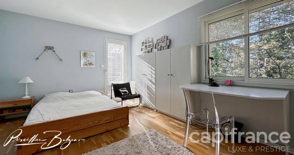 NOUVEAUTÉ À CHARBONNIÈRES-LES-BAINS : Villa d’Architecte 210 m² avec Piscine !