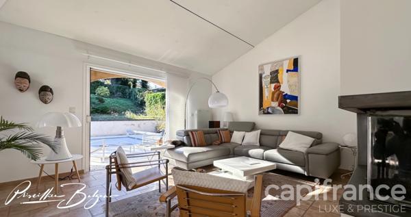 NOUVEAUTÉ À CHARBONNIÈRES-LES-BAINS : Villa d’Architecte 210 m² avec Piscine !