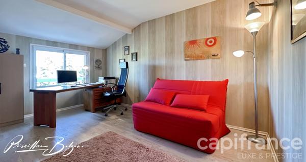 NOUVEAUTÉ À CHARBONNIÈRES-LES-BAINS : Villa d’Architecte 210 m² avec Piscine !