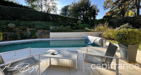 NOUVEAUTÉ À CHARBONNIÈRES-LES-BAINS : Villa d’Architecte 210 m² avec Piscine !