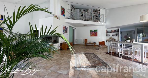 NOUVEAUTÉ À CHARBONNIÈRES-LES-BAINS : Villa d’Architecte 210 m² avec Piscine !