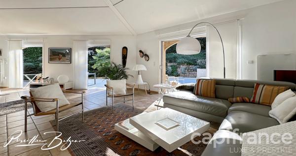 NOUVEAUTÉ À CHARBONNIÈRES-LES-BAINS : Villa d’Architecte 210 m² avec Piscine !