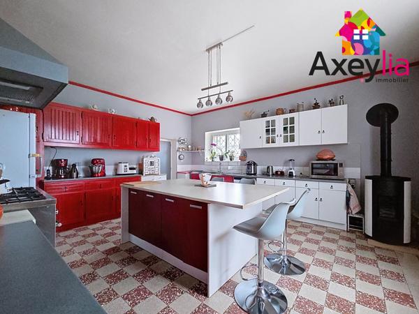 Charlieu (42190) A VENDRE - SECTEUR CHARLIEU - CHAMBRES D HOTES + GITE