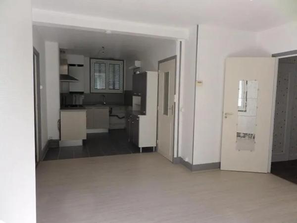 Appartement à louer 4 pièces 64m²