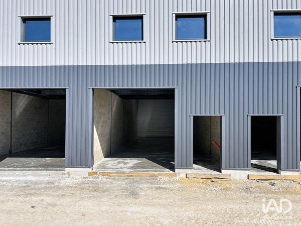 Location local d’activité 162 m² Saint-Pierre-du-Perray