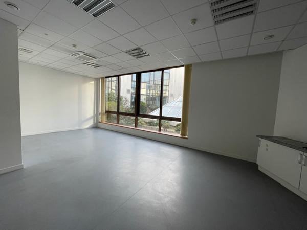 Bureaux à louer à SAINT ETIENNE DU ROUVRAY 76800
