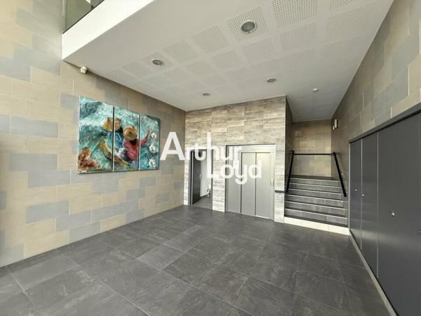 Bureaux 107.84 m² à louer Capitou - Fréjus