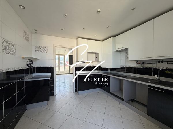 ECHIROLLES Appartement T3 DERNIER ETAGE