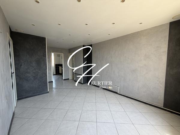 ECHIROLLES Appartement T3 DERNIER ETAGE