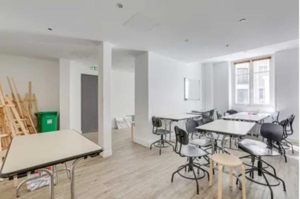 Bureaux à vendre ou à louer à PARIS 75016