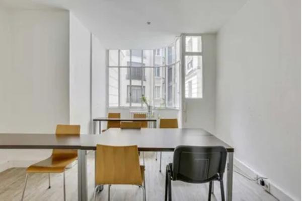 Bureaux à vendre ou à louer à PARIS 75016