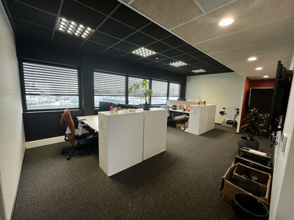BUREAUX à LOUER de 690 m²
