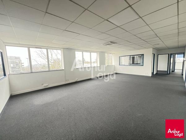 CESSON SEVIGNE - BUREAUX A LOUER - 177 M²