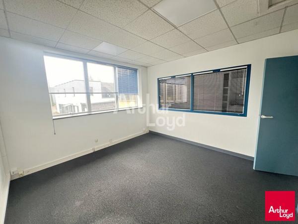 CESSON SEVIGNE - BUREAUX A LOUER - 177 M²