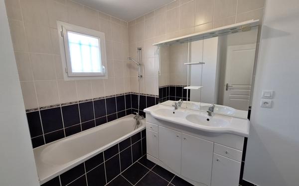 Maison à vendre    4 pièces •  Médis