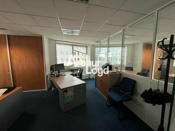 BUREAUX A LOUER POSSIBLE ERP SUR NICE OUEST A L'ARENAS AVEC 6 PLACES DE PARKINGS