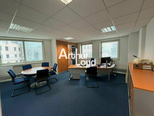 BUREAUX A LOUER POSSIBLE ERP SUR NICE OUEST A L'ARENAS AVEC 6 PLACES DE PARKINGS