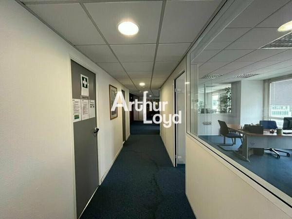 BUREAUX A LOUER POSSIBLE ERP SUR NICE OUEST A L'ARENAS AVEC 6 PLACES DE PARKINGS