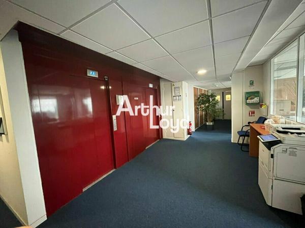 BUREAUX A LOUER POSSIBLE ERP SUR NICE OUEST A L'ARENAS AVEC 6 PLACES DE PARKINGS