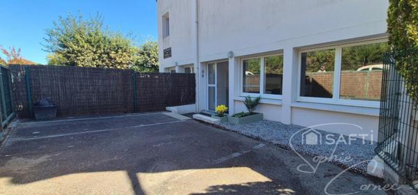 Studio en rez-de-chaussée avec parking privé