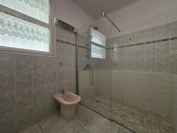 Maison 2 faces avec 3 garages