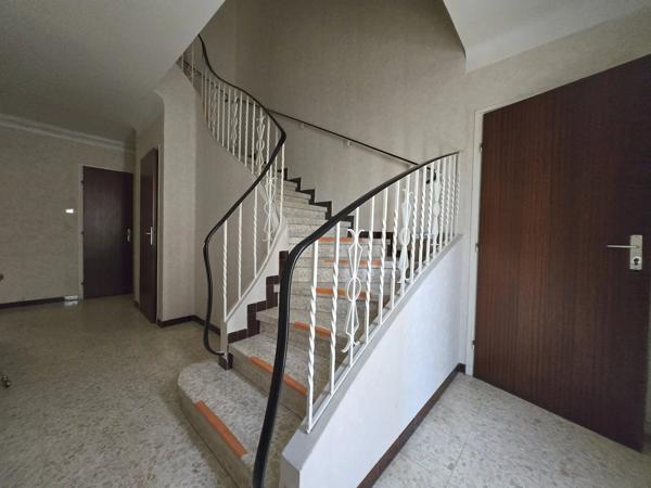 Maison 2 faces avec 3 garages