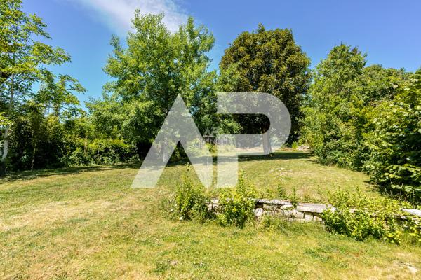 BRANCAS - Maison de caractère au coeur de la Rive Droite 1 850 000 € **  - Référence  682-S