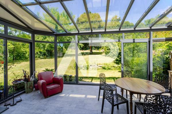 BRANCAS - Maison de caractère au coeur de la Rive Droite 1 850 000 € **  - Référence  682-S