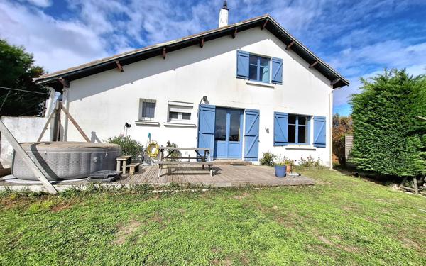 Maison à vendre    5 pièces • 123,12 m2 Batz-sur-Mer