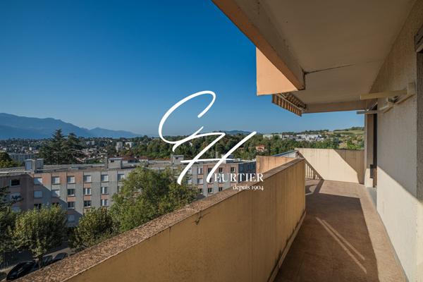 T4 de 88 m² avec vue et balcon