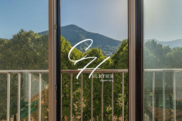 T4 de 88 m² avec vue et balcon