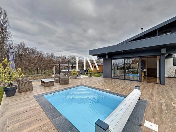 Maison de standing à vendre 14 pièces - 437 m2 - ANTHY SUR LEMAN (74)