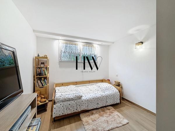 Maison de standing à vendre 14 pièces - 437 m2 - ANTHY SUR LEMAN (74)