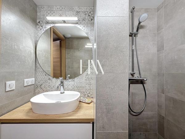 Maison de standing à vendre 14 pièces - 437 m2 - ANTHY SUR LEMAN (74)