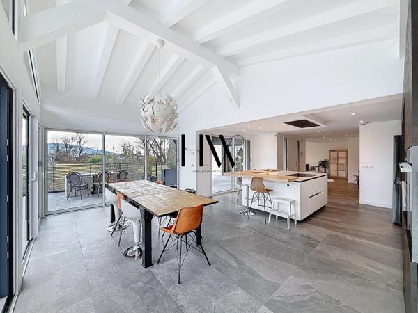 Maison de standing à vendre 14 pièces - 437 m2 - ANTHY SUR LEMAN (74)