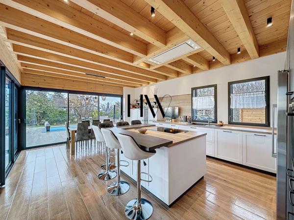 Maison de standing à vendre 14 pièces - 437 m2 - ANTHY SUR LEMAN (74)