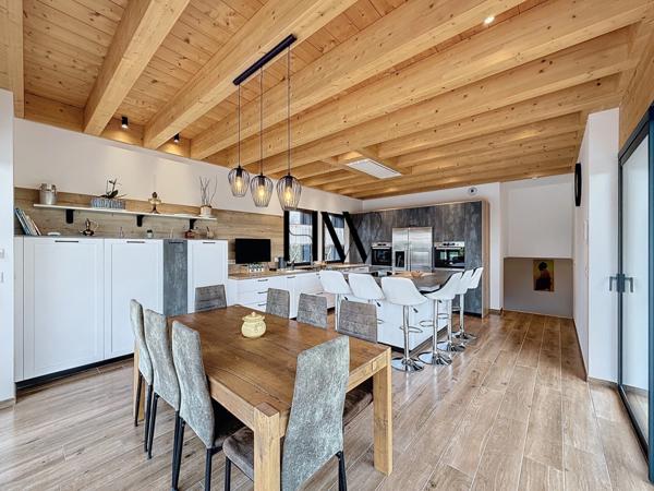 Maison de standing à vendre 14 pièces - 437 m2 - ANTHY SUR LEMAN (74)