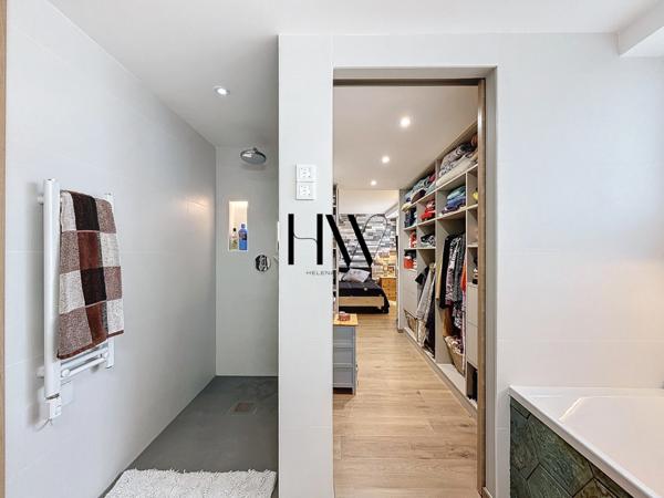 Maison de standing à vendre 14 pièces - 437 m2 - ANTHY SUR LEMAN (74)