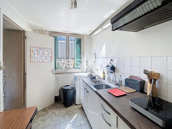 MAISON A VENDRE A MORANGIS, SECTEUR PAVILLONNAIRE PROCHE DE LA PLACE DE L'AVENIR, DES COMMERCES ET DU BUS 299, 492, 399.