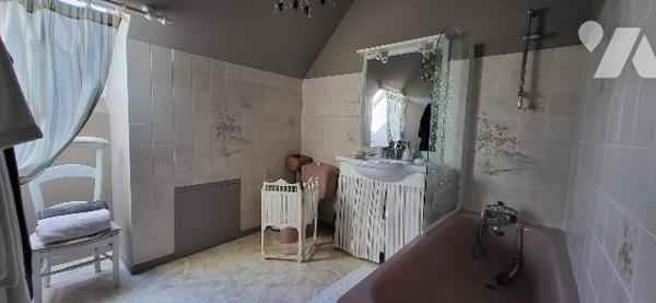BEAU PAVILLON DANS PROVINS
