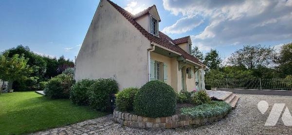 BEAU PAVILLON DANS PROVINS