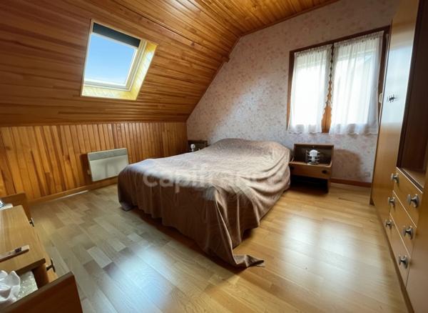 MAISON INDIVIDUELLE 4 CHAMBRES ET 3 GARAGES