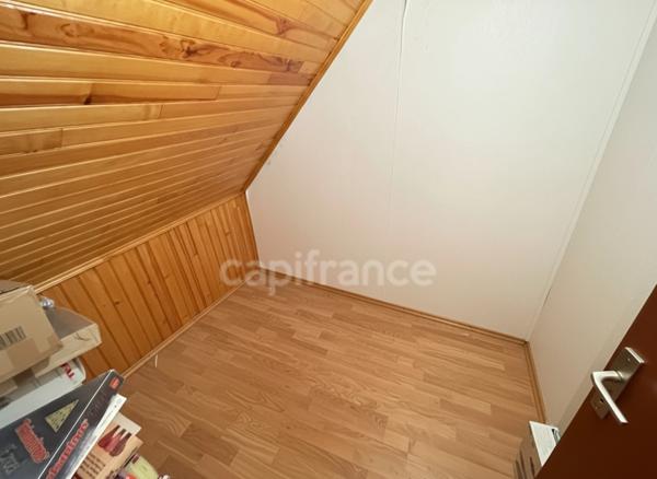 MAISON INDIVIDUELLE 4 CHAMBRES ET 3 GARAGES