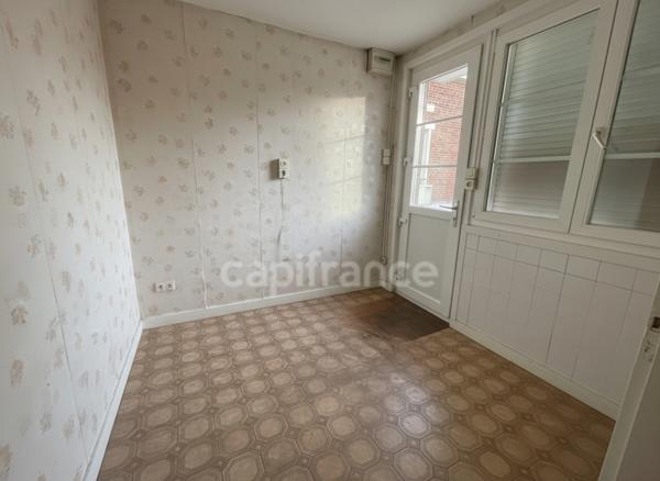 MAISON INDIVIDUELLE 4 CHAMBRES ET 3 GARAGES