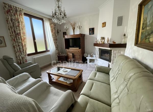 MAISON INDIVIDUELLE 4 CHAMBRES ET 3 GARAGES