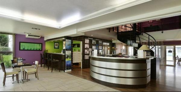 INVESTISSEMENT LOCATIF – LA ROCHELLE (LAGORD) – Résidence de tourisme Vacanceole Le Domaine du Château – 7% de rentabilité