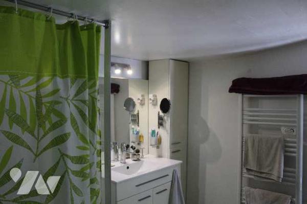 Maison d'habitation avec piscine