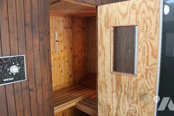 Maison d'habitation avec piscine