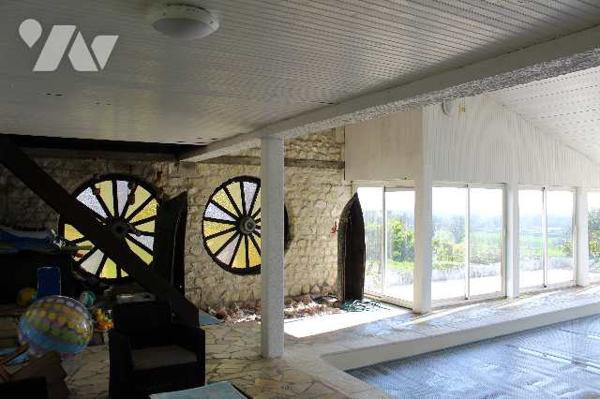 Maison d'habitation avec piscine